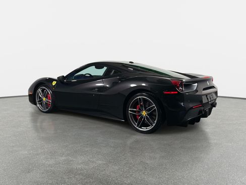 Used 2018 Ferrari 488 GTB RWD image 12