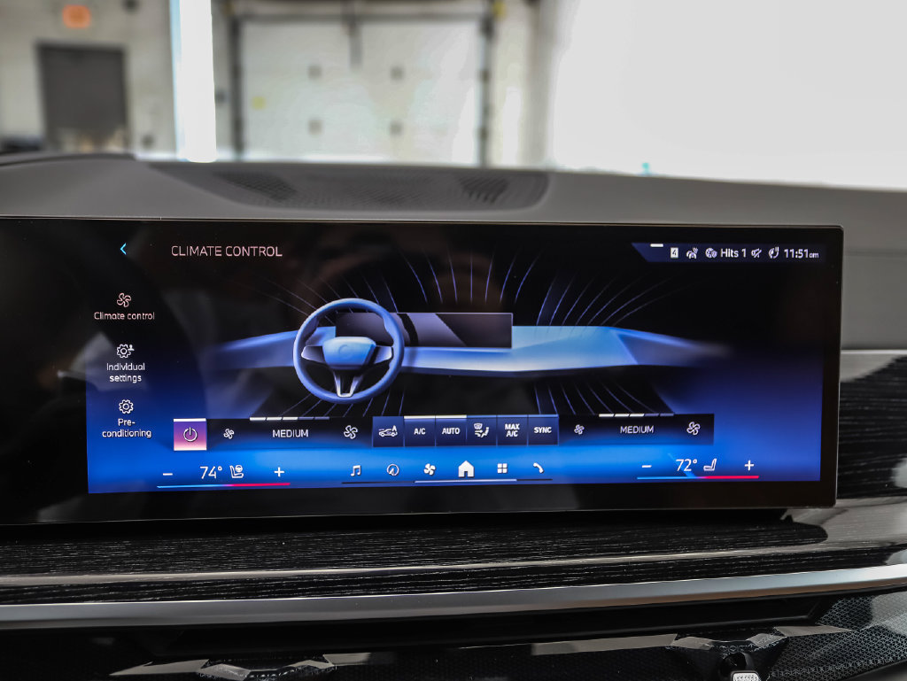 Used 2027 BMW X7 xDrive40i w/ M Sport Package AWD/4WD image 18