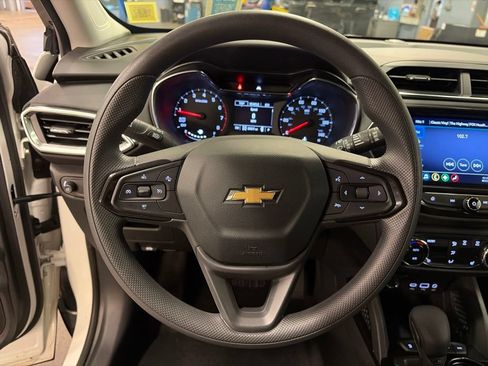 Used 2023 Chevrolet TrailBlazer LT w/ Convenience Package AWD/4WD image 25