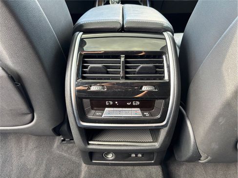 Used 2021 BMW X7 xDrive40i w/ Parking Assistance Package image 45