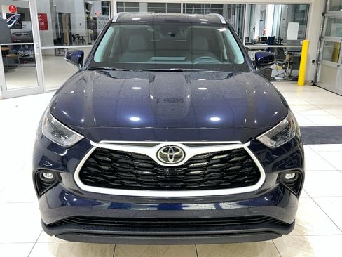 New 2026 Toyota Highlander XLE image 3