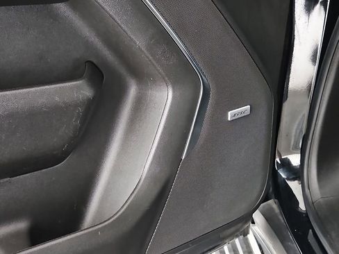 Used 2023 GMC Yukon XL AT4 w/ AT4 Premium Plus Package image 31