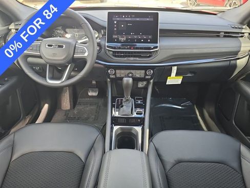 New 2026 Jeep Compass Latitude image 9