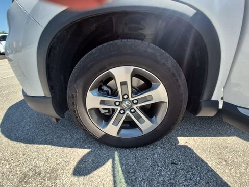 Used 2025 Honda Pilot EX-L image 13