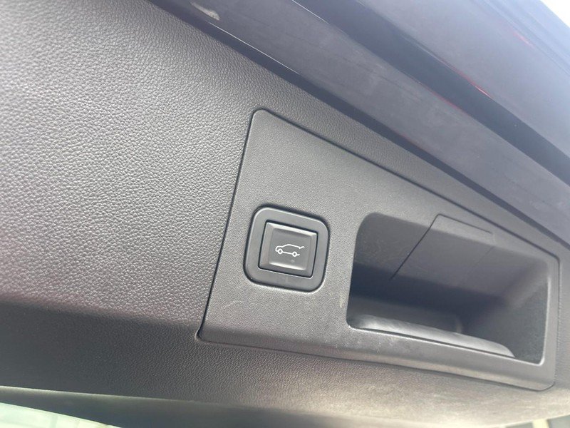 Used 2019 Cadillac XT5 Premium Luxury AWD/4WD image 17