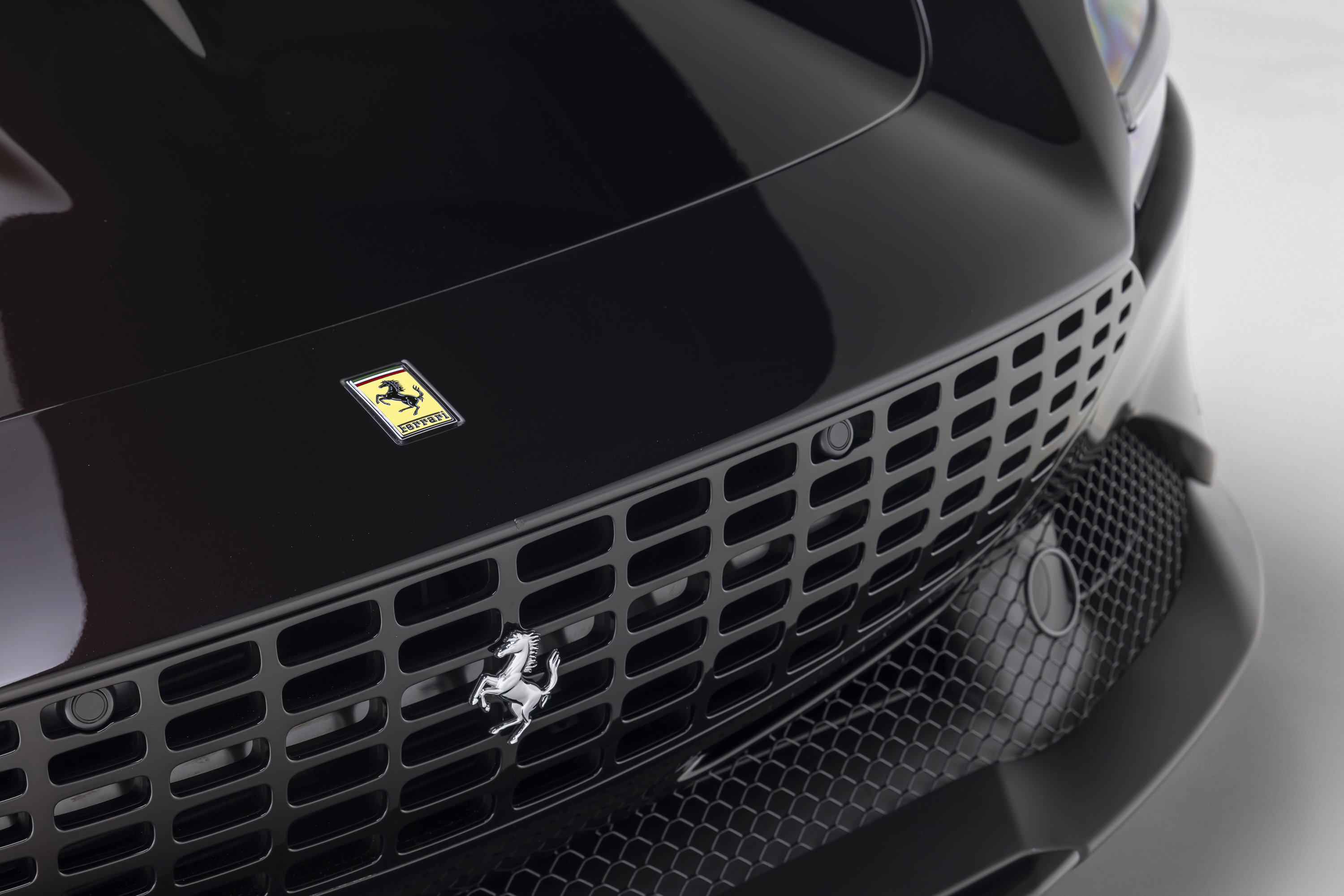 Certified 2026 Ferrari Roma Spider RWD image 32