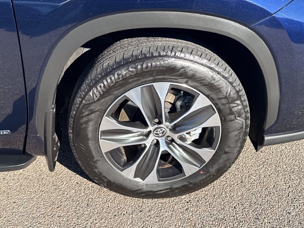 Used 2026 Toyota Highlander XLE AWD/4WD image 44