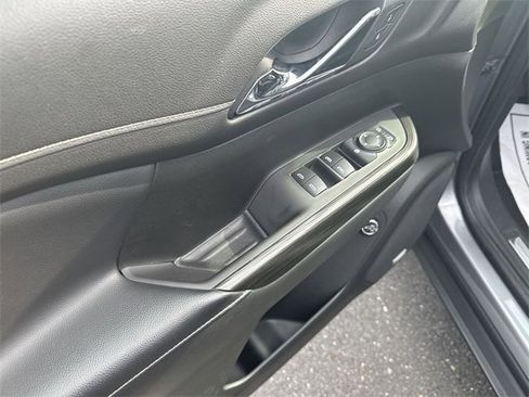 Used 2020 GMC Acadia SLT image 24