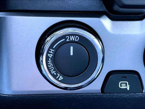 Certified 2019 Toyota Tacoma SR5 image 35