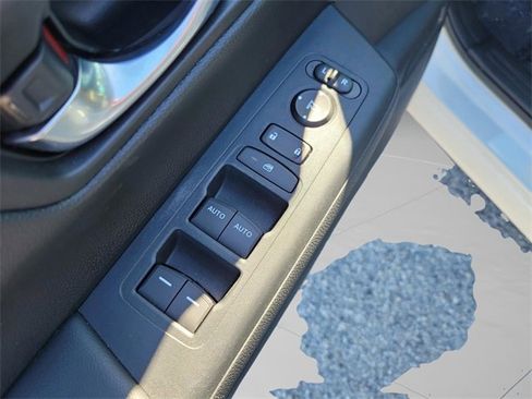 Used 2024 Honda CR-V EX image 13