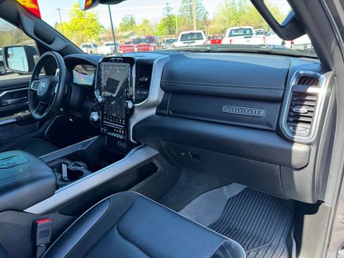 Used 2024 RAM 1500 Laramie AWD/4WD image 37