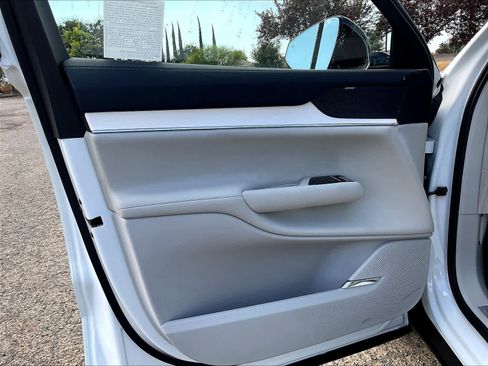 New 2025 Volvo EX90 Plus image 24