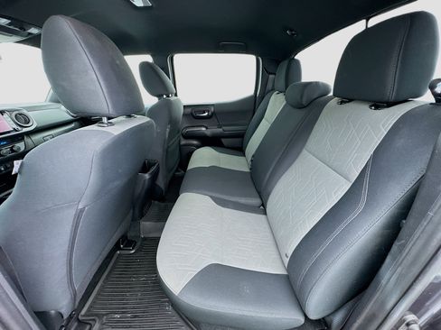 Used 2021 Toyota Tacoma TRD Sport w/ Technology Package AWD/4WD image 15