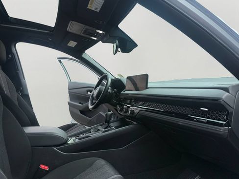 Used 2024 Honda Accord Sport image 11