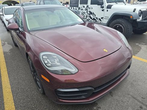 Used 2022 Porsche Panamera image 8