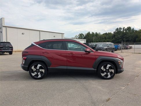 Used 2024 Hyundai Kona Limited image 2