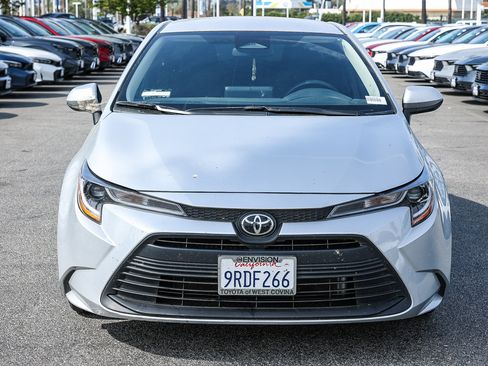 Used 2025 Toyota Corolla LE image 2
