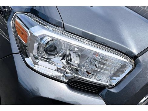 Used 2023 Toyota Tacoma SR5 w/ Technology Package AWD/4WD image 27