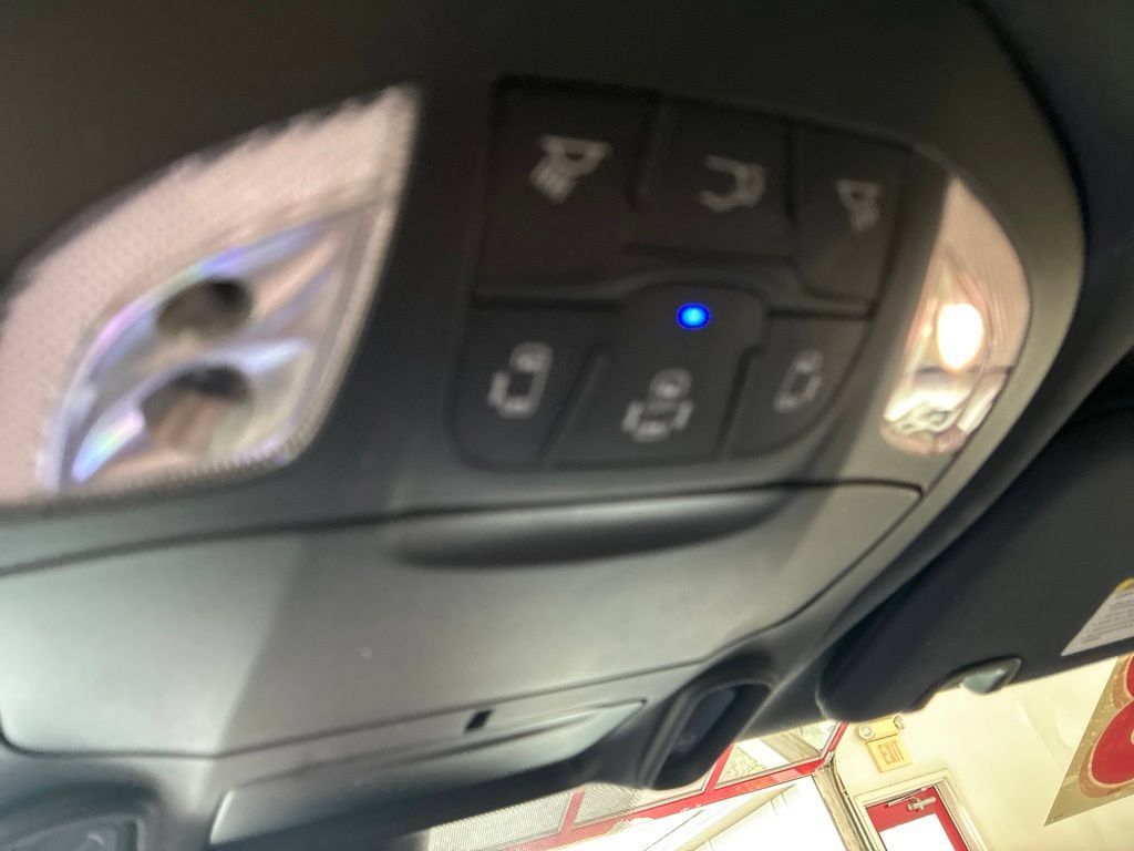 Used 2023 Chrysler Pacifica Limited w/ S Appearance Package FWD image 65