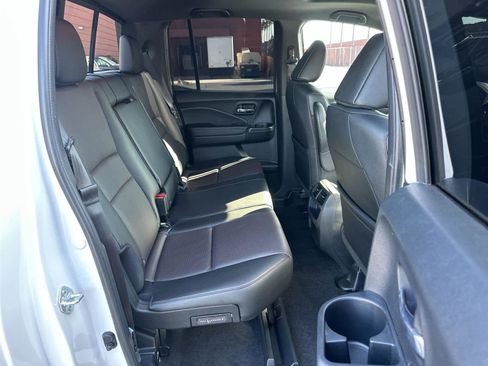 Used 2023 Honda Ridgeline Black Edition image 13