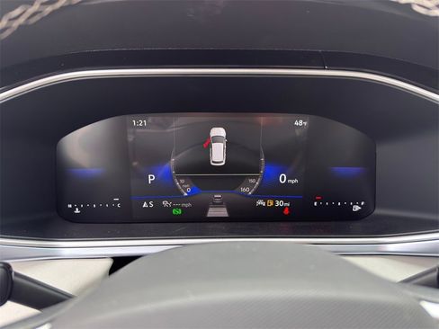 New 2026 Volkswagen Taos SE image 14