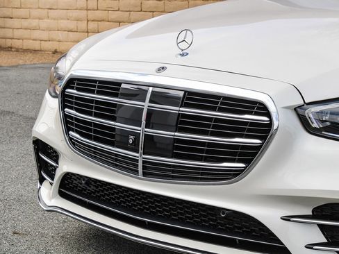 Certified 2022 Mercedes-Benz S 500 4MATIC image 6