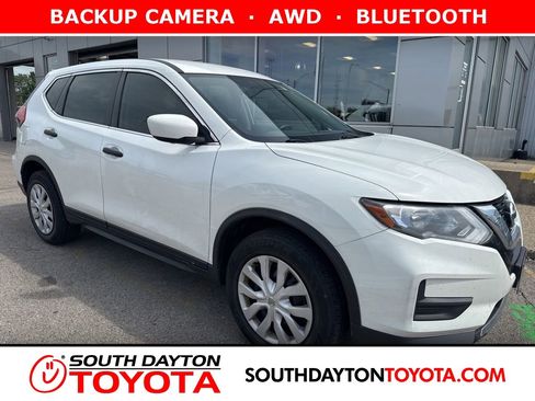 Used 2017 Nissan Rogue S AWD/4WD image 1