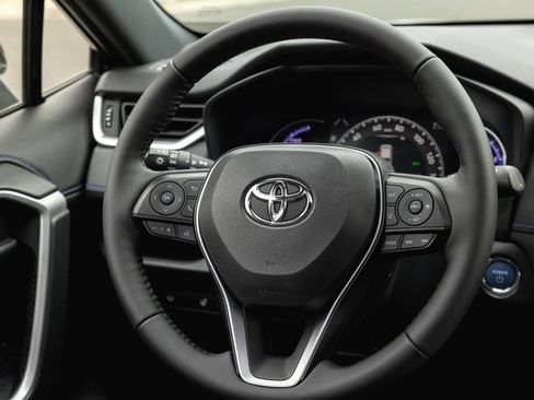 Certified 2020 Toyota RAV4 XSE w/ XSE Grade Weather Package AWD/4WD image 29