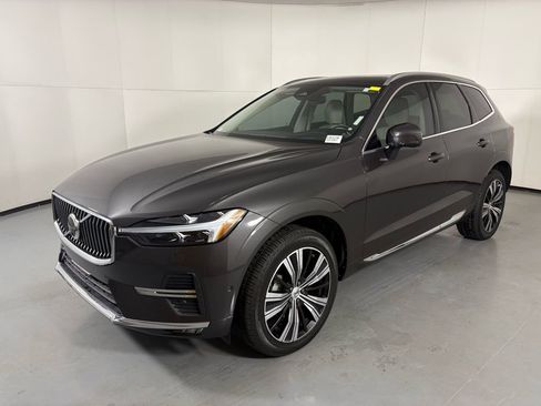 Used 2022 Volvo XC60 B5 Inscription w/ Advanced Package image 4
