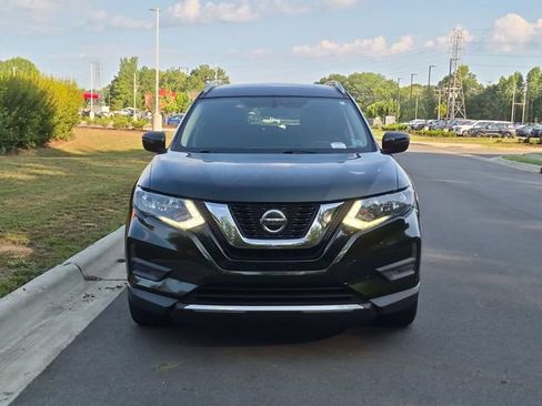 Used 2018 Nissan Rogue SV AWD/4WD image 16