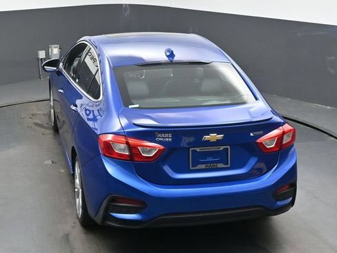 Used 2018 Chevrolet Cruze Premier FWD image 54