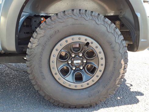 Used 2023 Ford F150 Raptor AWD/4WD image 9