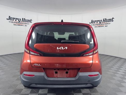 Used 2022 Kia Soul LX w/ Technology Package FWD image 8