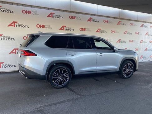 Certified 2024 Toyota Grand Highlander AWD Hybrid image 4