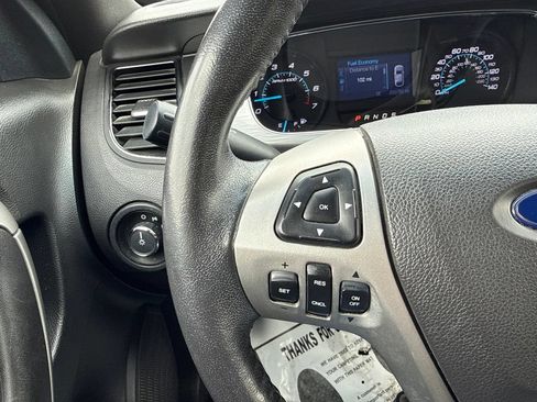 Used 2015 Ford Taurus SEL FWD image 29