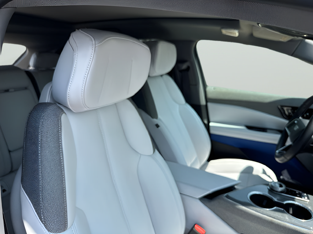 Certified 2025 Cadillac Optiq Sport 1 AWD/4WD image 43