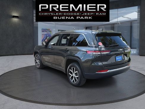 Used 2023 Jeep Grand Cherokee Limited w/ Trailer Tow Prep Group (B) image 6