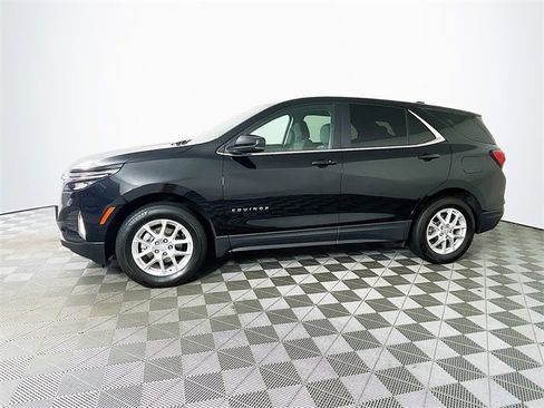 Used 2023 Chevrolet Equinox LT w/ Driver Convenience Package image 4