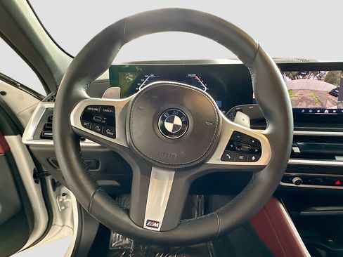 Used 2025 BMW X6 xDrive40i w/ Executive Package image 11