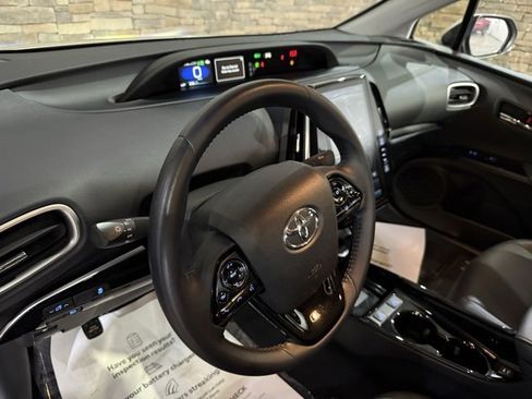 Used 2022 Toyota Prius Prime XLE image 27