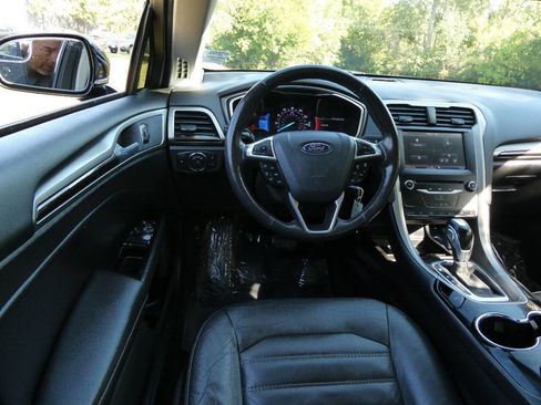 Used 2014 Ford Fusion SE w/ Equipment Group 202A image 10