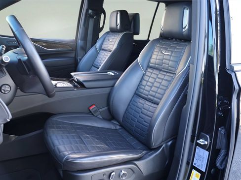 Certified 2024 Cadillac Escalade ESV Sport Platinum w/ LPO, ONYX Package AWD/4WD image 13