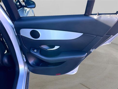 Used 2019 Mercedes-Benz GLC 300 image 22