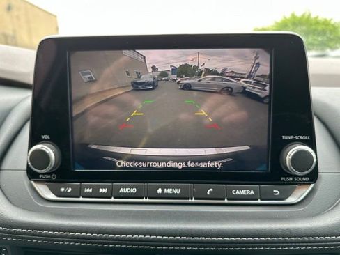 Used 2023 Nissan Rogue SV AWD/4WD image 14