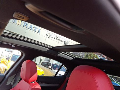 New 2025 Alfa Romeo Stelvio Sprint image 10