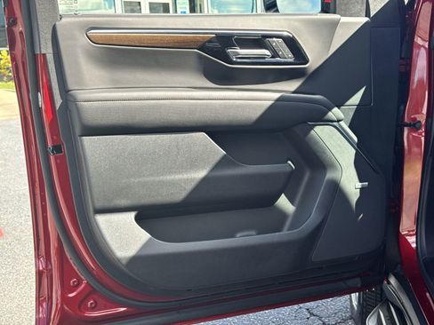 Certified 2025 Chevrolet Tahoe High Country RWD image 14