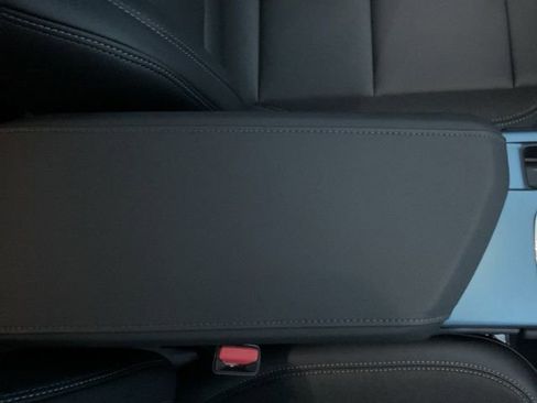 New 2026 Chevrolet Equinox EV LT image 18