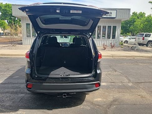 Used 2019 Toyota Highlander SE AWD/4WD image 10