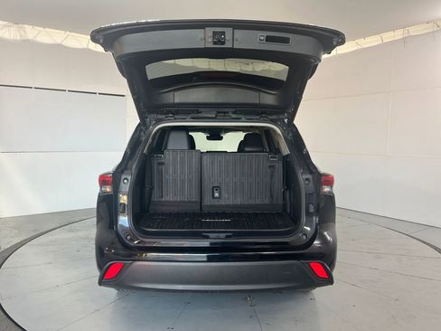 Used 2023 Toyota Highlander XSE image 13