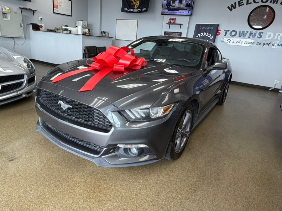 Used 2017 Ford Mustang Coupe RWD image 8